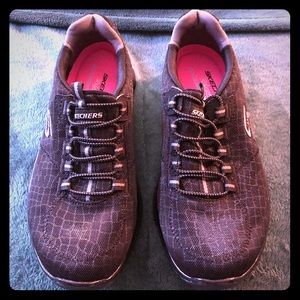 Skechers memory foam slip on sneakers